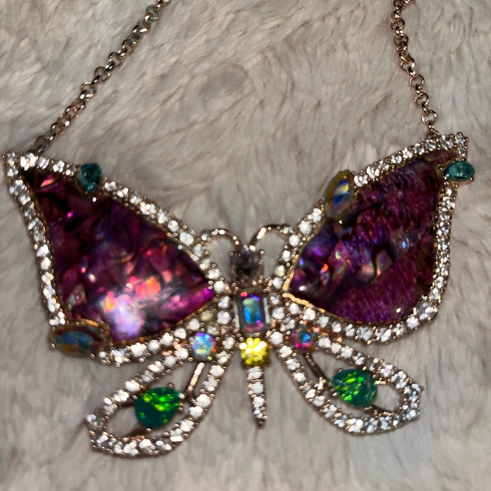 Butterfly necklace - Picture 2 of 2
